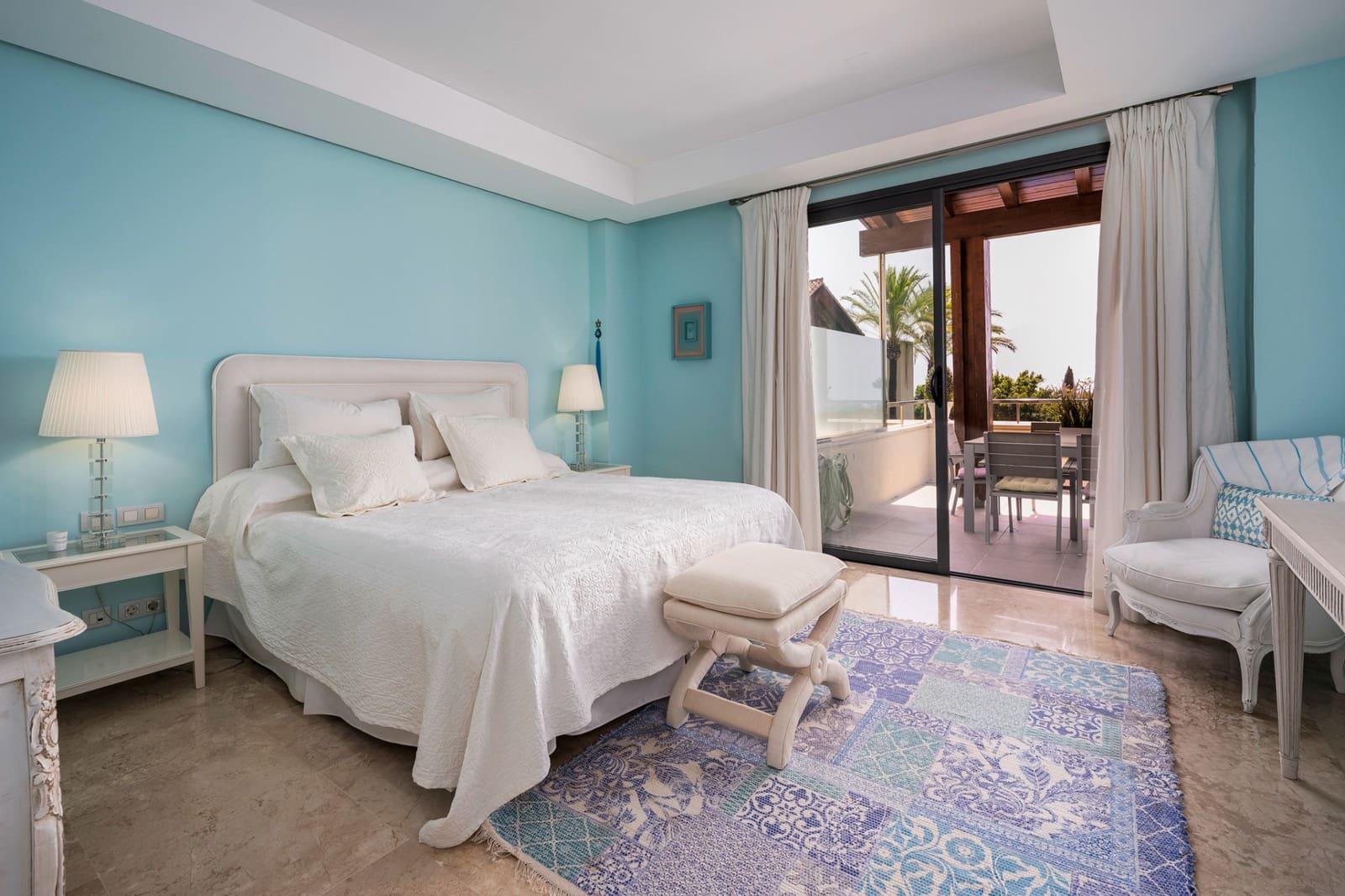 3 bedroom Apartment for sale in Marbella with pool garage - € 1,595,000 (Ref: 10066543)