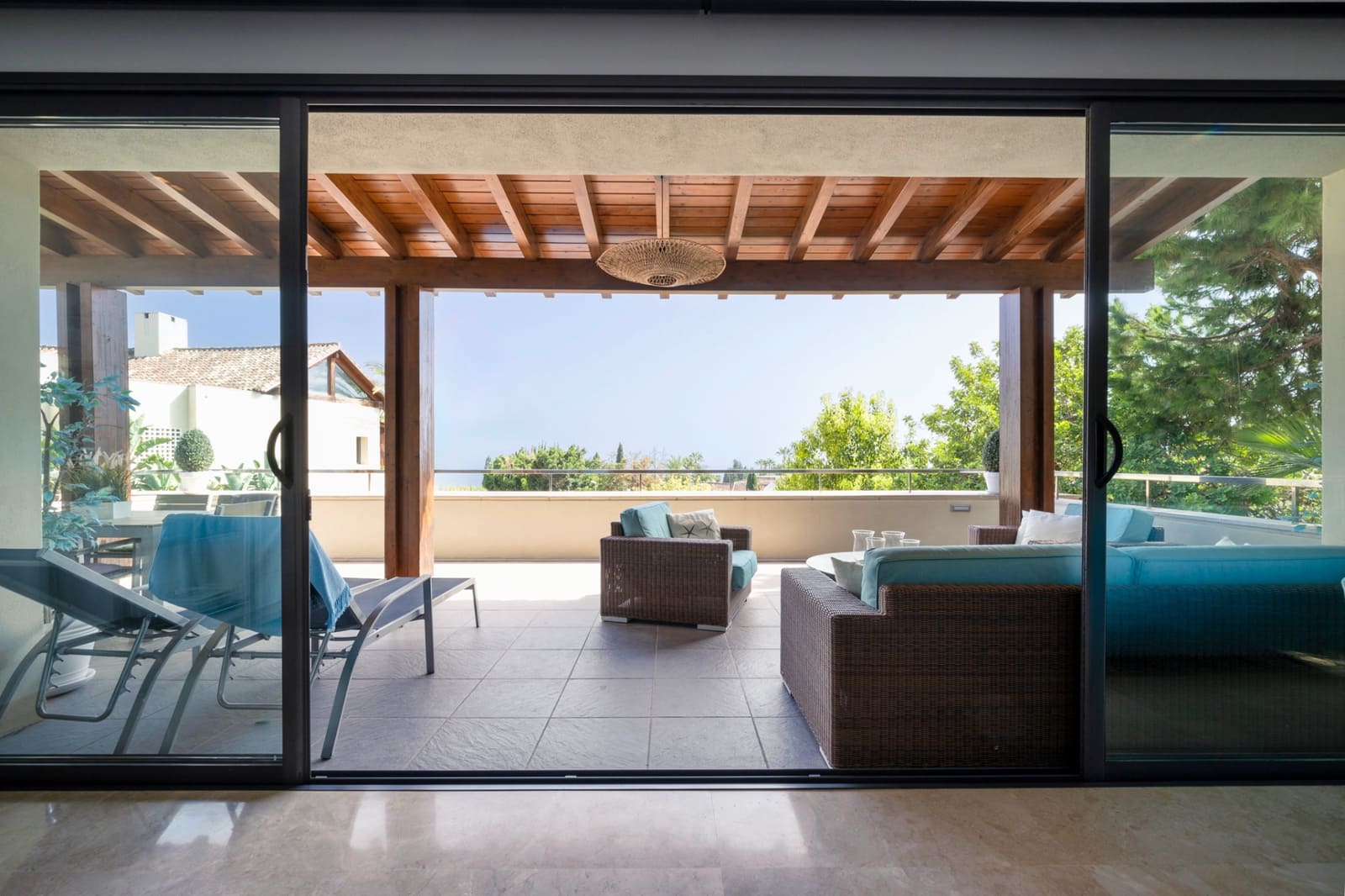 3 bedroom Apartment for sale in Marbella with pool garage - € 1,595,000 (Ref: 10066543)