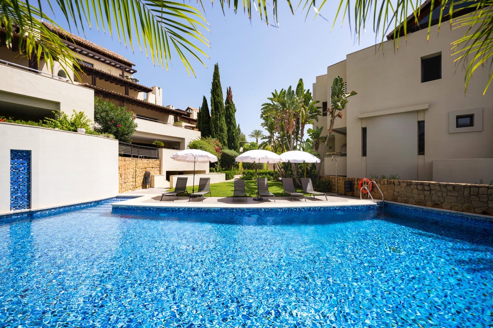 3 bedroom Apartment for sale in Marbella with pool garage - € 1,595,000 (Ref: 10066543)