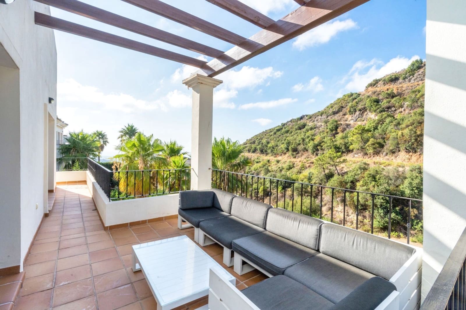 Chalet de 4 habitaciones en Marbella en venta con piscina garaje - 1.275.000 € (Ref: 10066547)