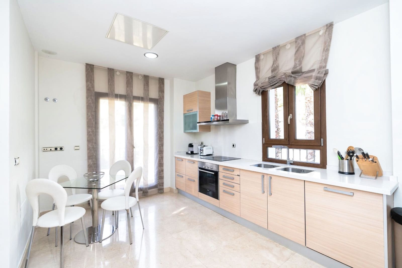 Chalet de 4 habitaciones en Marbella en venta con piscina garaje - 1.275.000 € (Ref: 10066547)