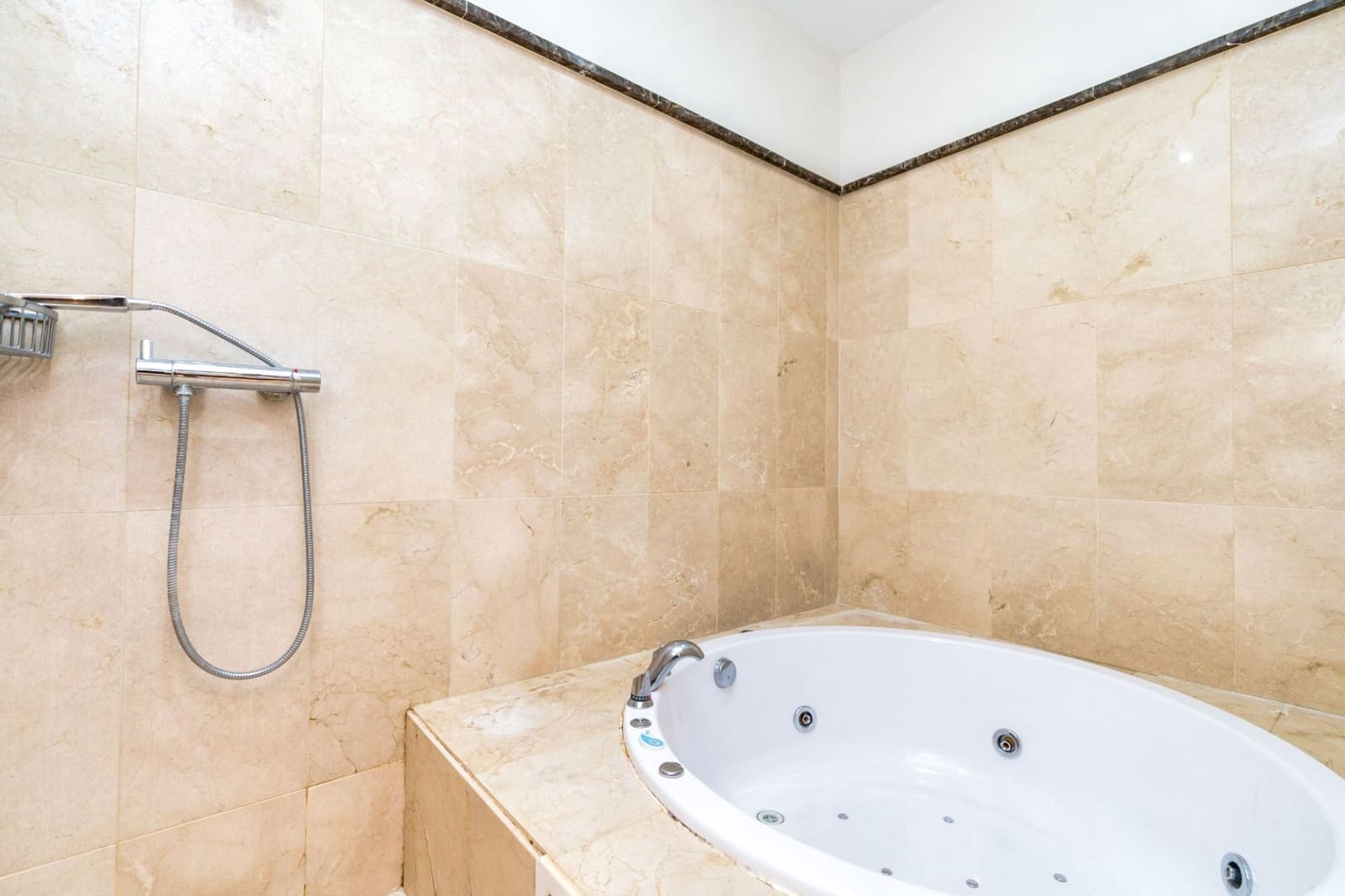 Chalet de 4 habitaciones en Marbella en venta con piscina garaje - 1.275.000 € (Ref: 10066547)