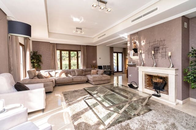 Chalet de 4 habitaciones en Marbella en venta con piscina garaje - 1.275.000 € (Ref: 10066547)