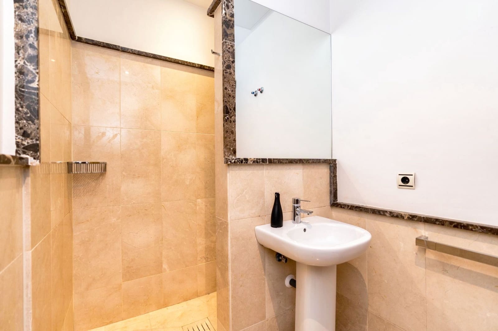 Chalet de 4 habitaciones en Marbella en venta con piscina garaje - 1.275.000 € (Ref: 10066547)