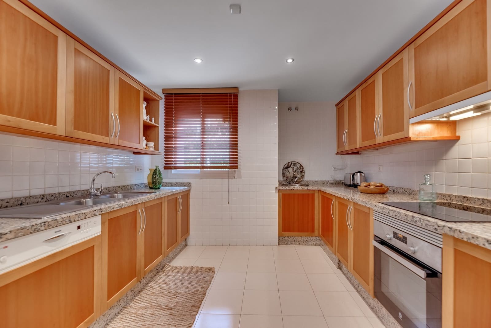 3 soveværelse Lejlighed til salg i Nueva Andalucia med swimmingpool garage - € 750.000 (Ref: 10066551)