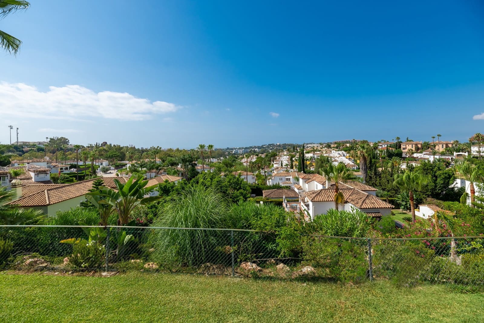 3 soveværelse Lejlighed til salg i Nueva Andalucia med swimmingpool garage - € 750.000 (Ref: 10066551)