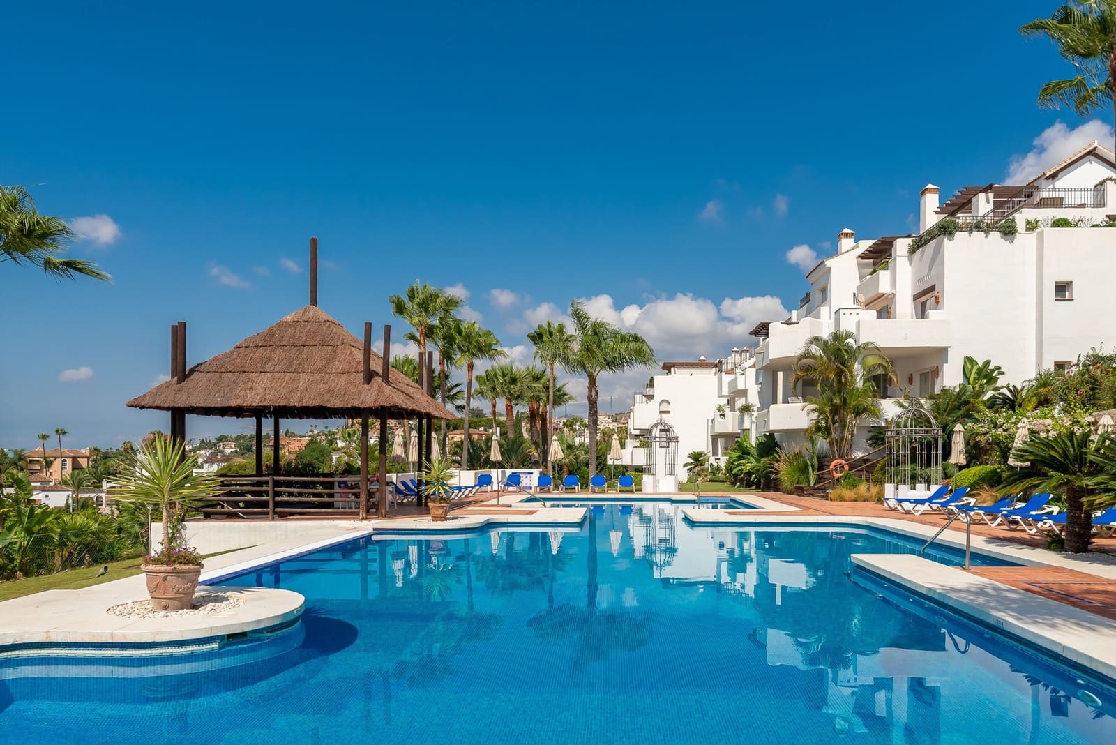 3 soveværelse Lejlighed til salg i Nueva Andalucia med swimmingpool garage - € 750.000 (Ref: 10066551)