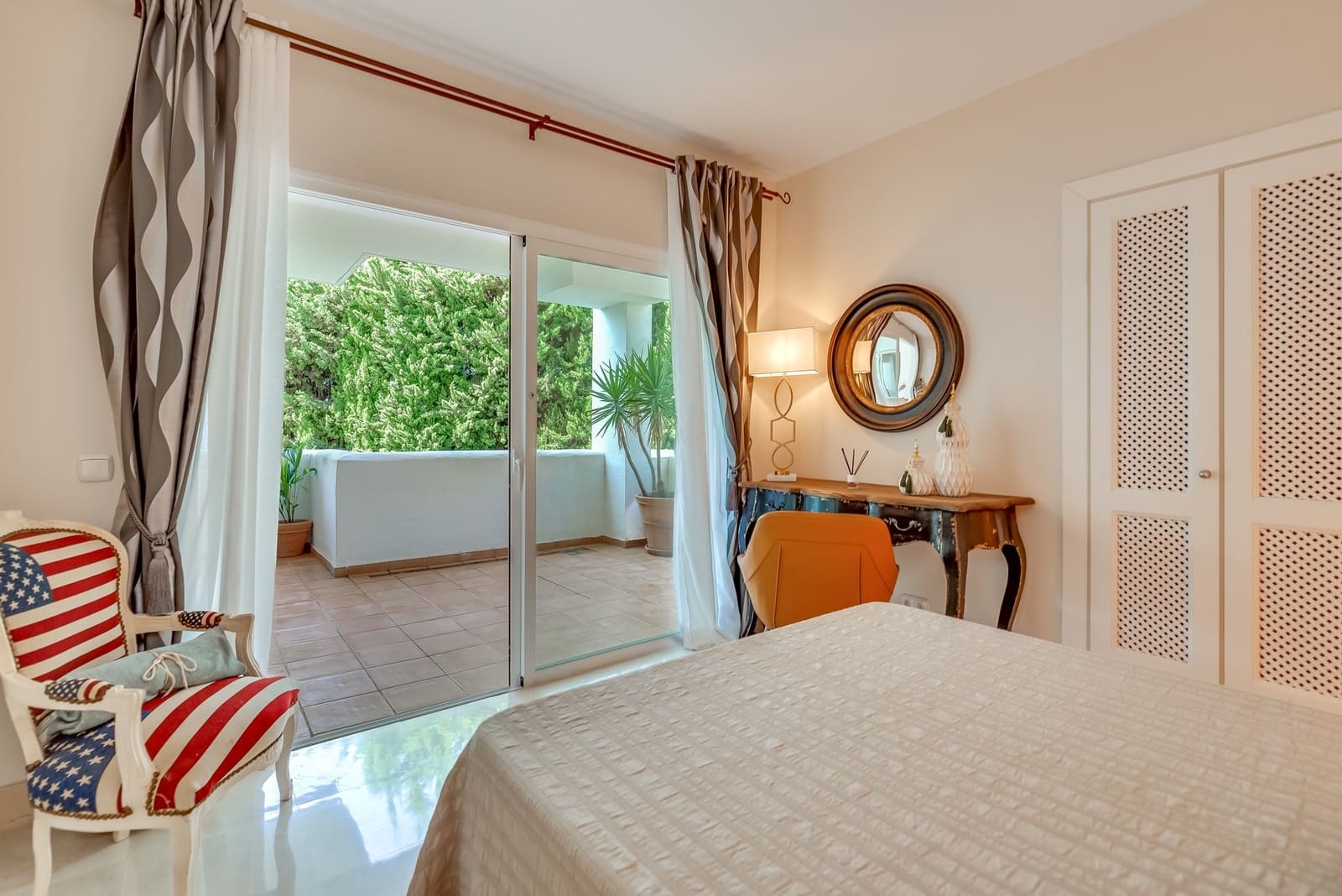 3 soveværelse Lejlighed til salg i Nueva Andalucia med swimmingpool garage - € 750.000 (Ref: 10066551)