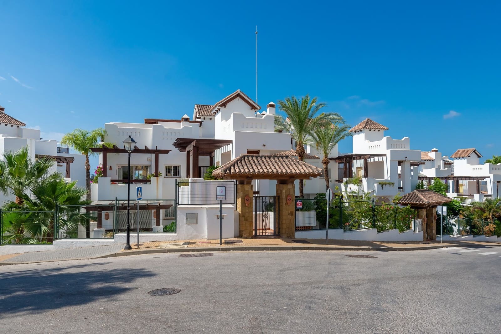3 soveværelse Lejlighed til salg i Nueva Andalucia med swimmingpool garage - € 750.000 (Ref: 10066551)