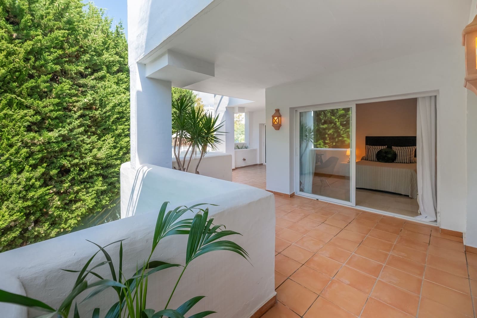 3 soveværelse Lejlighed til salg i Nueva Andalucia med swimmingpool garage - € 750.000 (Ref: 10066551)