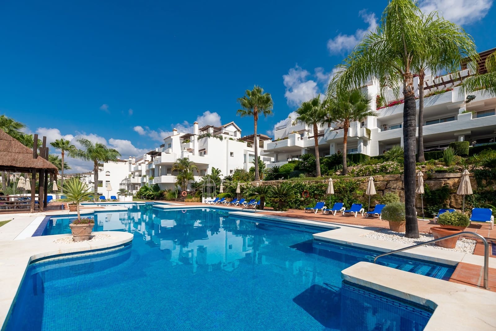 3 soveværelse Lejlighed til salg i Nueva Andalucia med swimmingpool garage - € 750.000 (Ref: 10066551)
