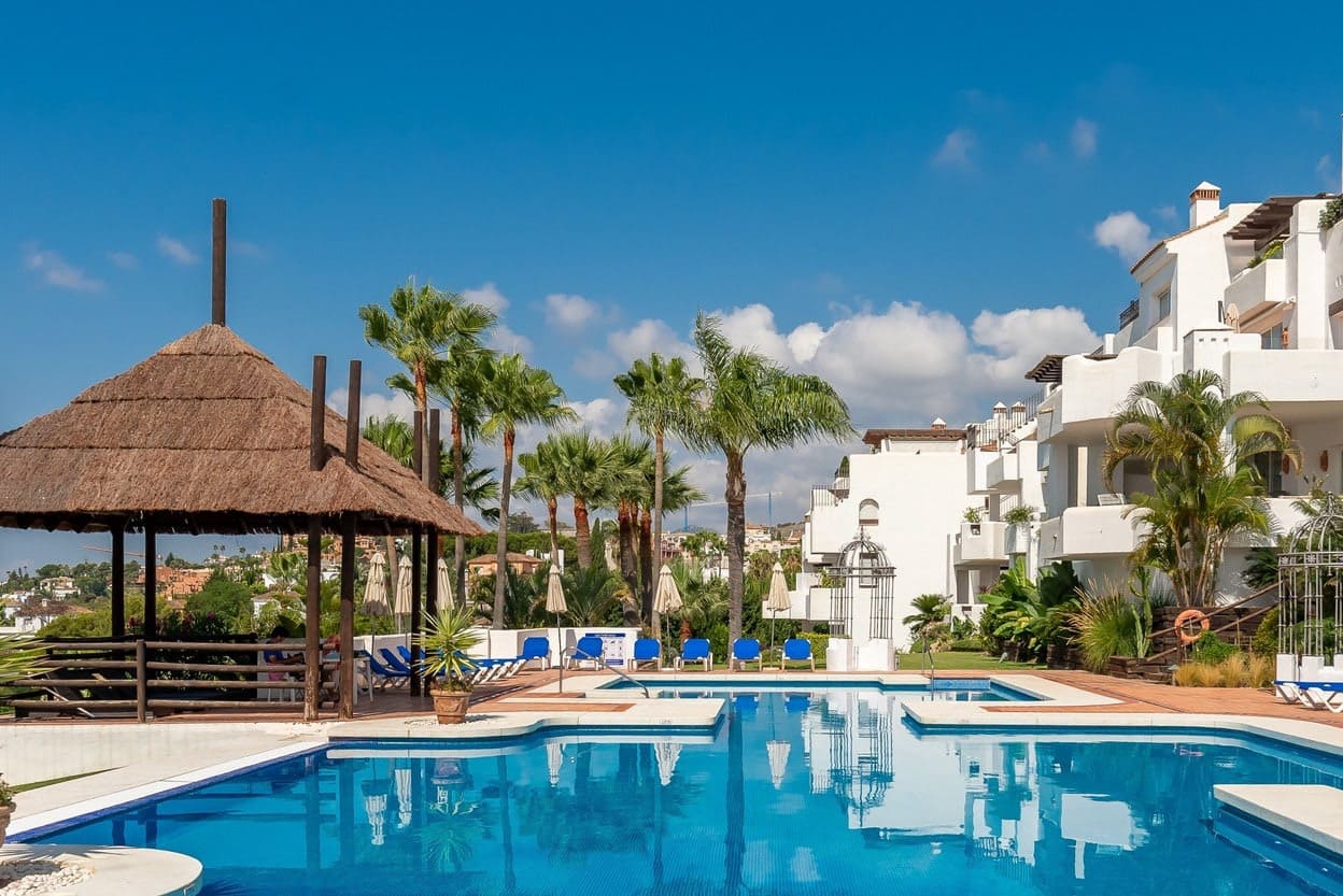 3 soveværelse Lejlighed til salg i Nueva Andalucia med swimmingpool garage - € 750.000 (Ref: 10066551)