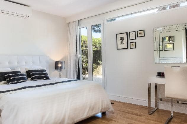 7 soverom Villa til salgs i Marbella med svømmebasseng garasje - € 2 750 000 (Ref: 10066553)