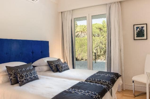 7 soverom Villa til salgs i Marbella med svømmebasseng garasje - € 2 750 000 (Ref: 10066553)