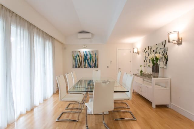 7 soverom Villa til salgs i Marbella med svømmebasseng garasje - € 2 750 000 (Ref: 10066553)