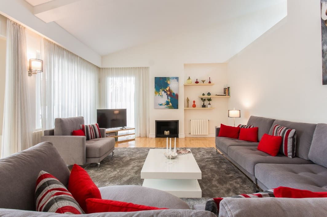 7 soverom Villa til salgs i Marbella med svømmebasseng garasje - € 2 750 000 (Ref: 10066553)