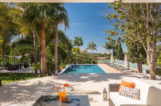 7 soverom Villa til salgs i Marbella med svømmebasseng garasje - € 2 750 000 (Ref: 10066553)