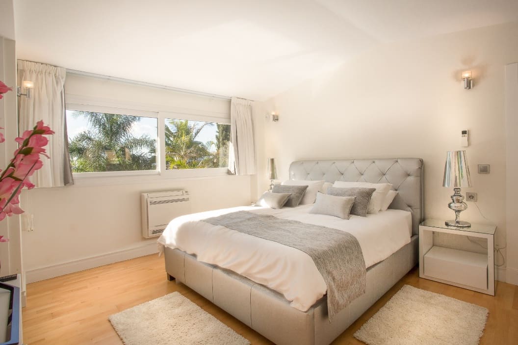 7 soverom Villa til salgs i Marbella med svømmebasseng garasje - € 2 750 000 (Ref: 10066553)