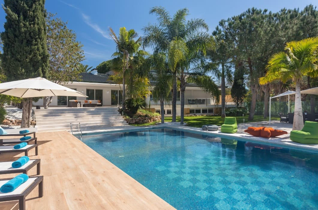 7 soverom Villa til salgs i Marbella med svømmebasseng garasje - € 2 750 000 (Ref: 10066553)