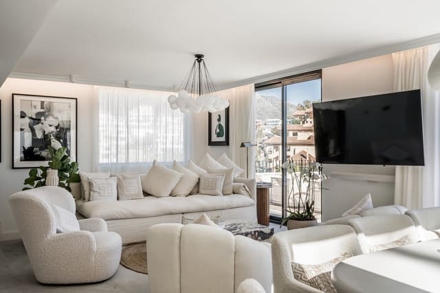 5 bedroom Villa for sale in Marbella with pool garage - € 3,395,000 (Ref: 10066554)