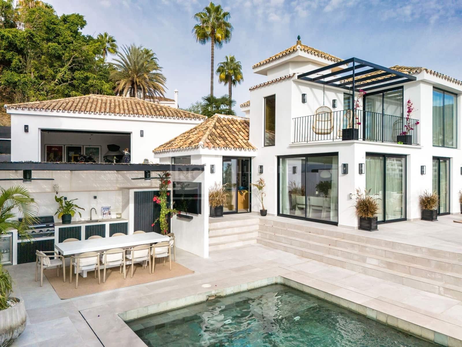 5 bedroom Villa for sale in Marbella with pool garage - € 3,395,000 (Ref: 10066554)