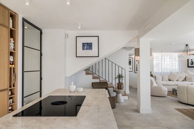5 bedroom Villa for sale in Marbella with pool garage - € 3,395,000 (Ref: 10066554)