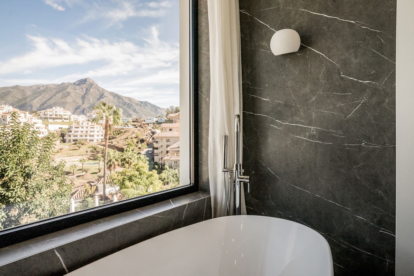 5 bedroom Villa for sale in Marbella with pool garage - € 3,395,000 (Ref: 10066554)