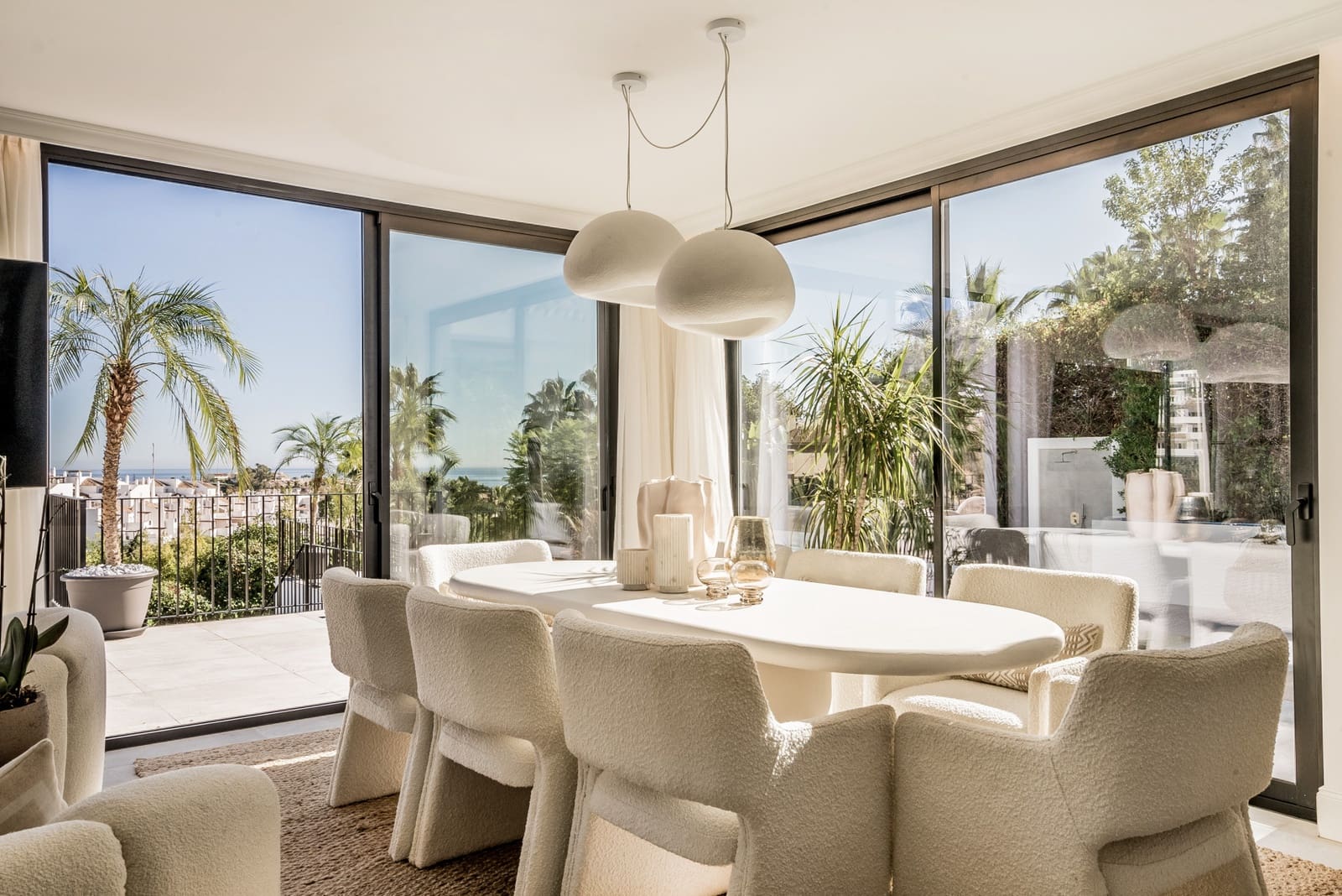 5 bedroom Villa for sale in Marbella with pool garage - € 3,395,000 (Ref: 10066554)