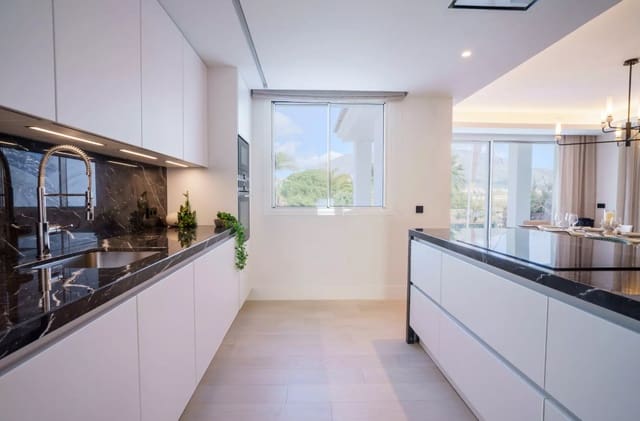 Chalet de 5 habitaciones en Marbella en venta con piscina garaje - 2.750.000 € (Ref: 10066555)
