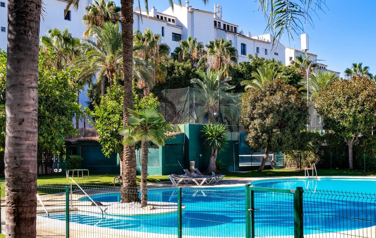 1 slaapkamer Appartement te koop in Puerto Banus met zwembad - € 425.000 (Ref: 10066556)