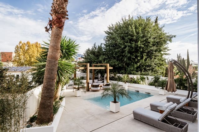 5 sypialnia Willa na sprzedaż w Marbella z basenem garażem - 1 995 000 € (Ref: 10066559)