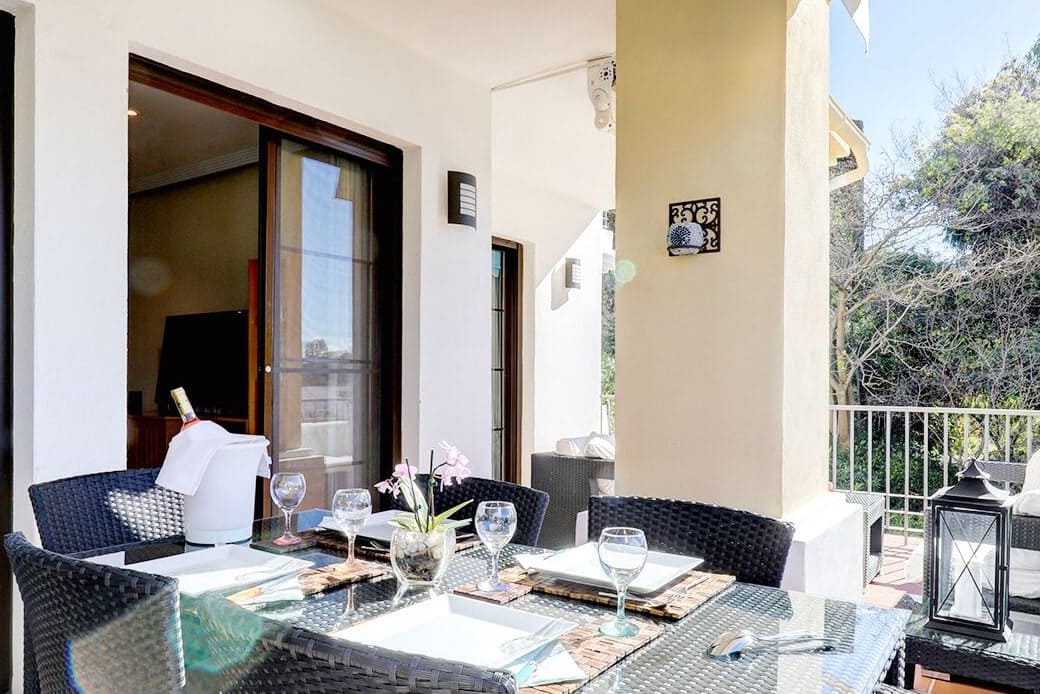 3 bedroom Apartment for sale in Benahavis with pool garage - € 385,000 (Ref: 10066563)
