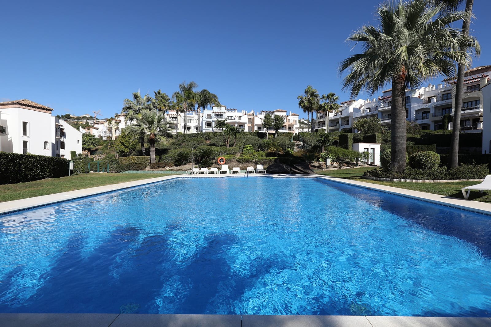 3 bedroom Apartment for sale in Marbella with pool garage - € 385,000 (Ref: 10066564)