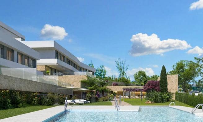3 quarto Apartamento para venda em Estepona com piscina garagem - 636 000 € (Ref: 10066574)