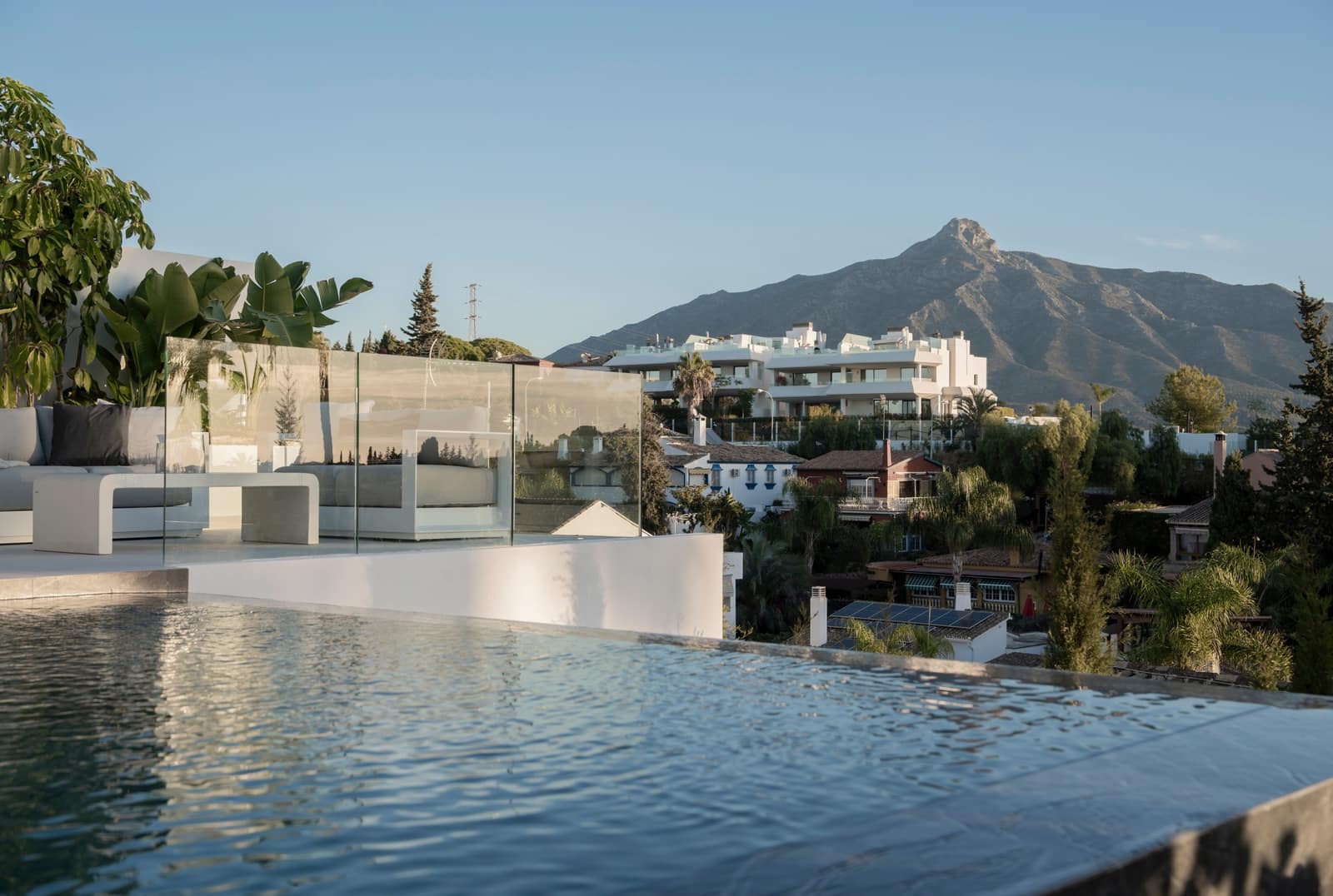 5 quarto Moradia para venda em Marbella com piscina - 2 149 000 € (Ref: 10066576)