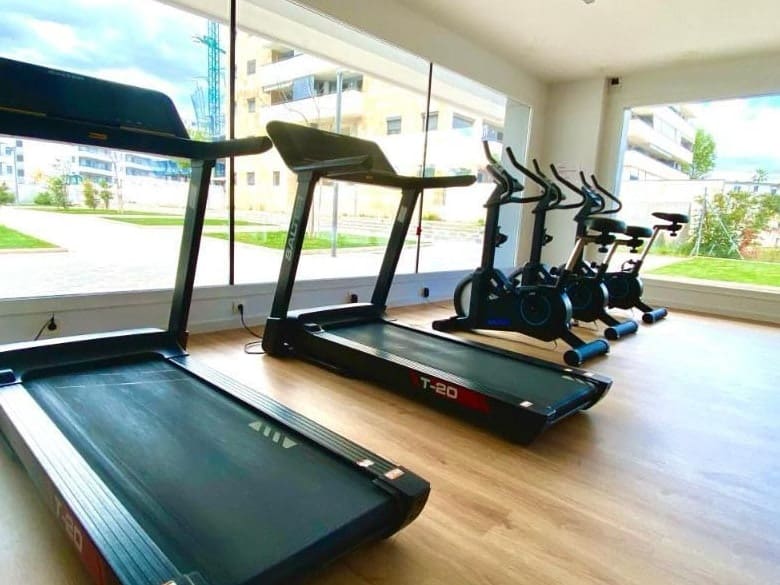 2 sovrum Lägenhet till salu i Nueva Andalucia med pool garage - 315 000 € (Ref: 10066583)