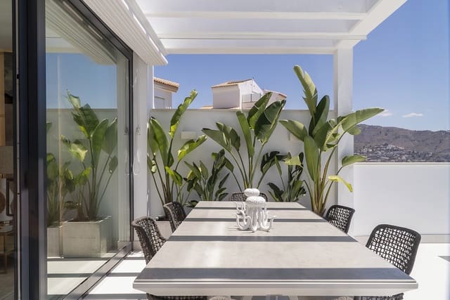 Chalet de 5 habitaciones en Marbella en venta con piscina garaje - 1.535.000 € (Ref: 10066595)