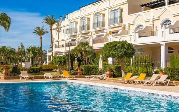 4 quarto Moradia para venda em Marbella com piscina garagem - 1 175 000 € (Ref: 10066596)