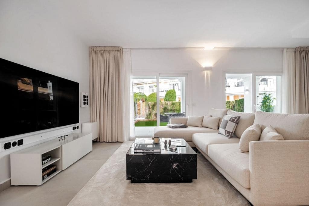 4 quarto Moradia para venda em Marbella com piscina garagem - 1 175 000 € (Ref: 10066596)