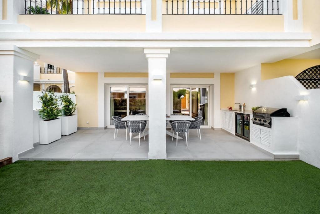 4 quarto Moradia para venda em Marbella com piscina garagem - 1 175 000 € (Ref: 10066596)