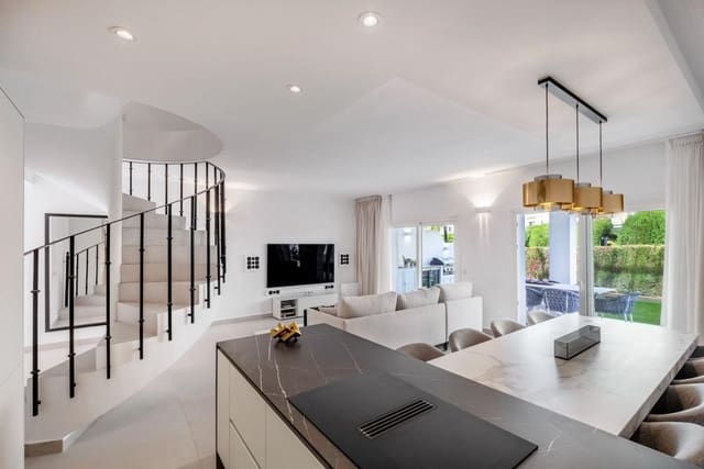 4 quarto Moradia para venda em Marbella com piscina garagem - 1 175 000 € (Ref: 10066596)