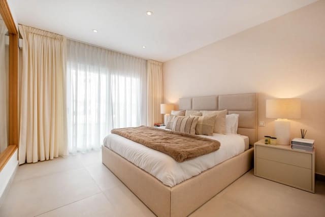 4 quarto Moradia para venda em Marbella com piscina garagem - 1 175 000 € (Ref: 10066596)