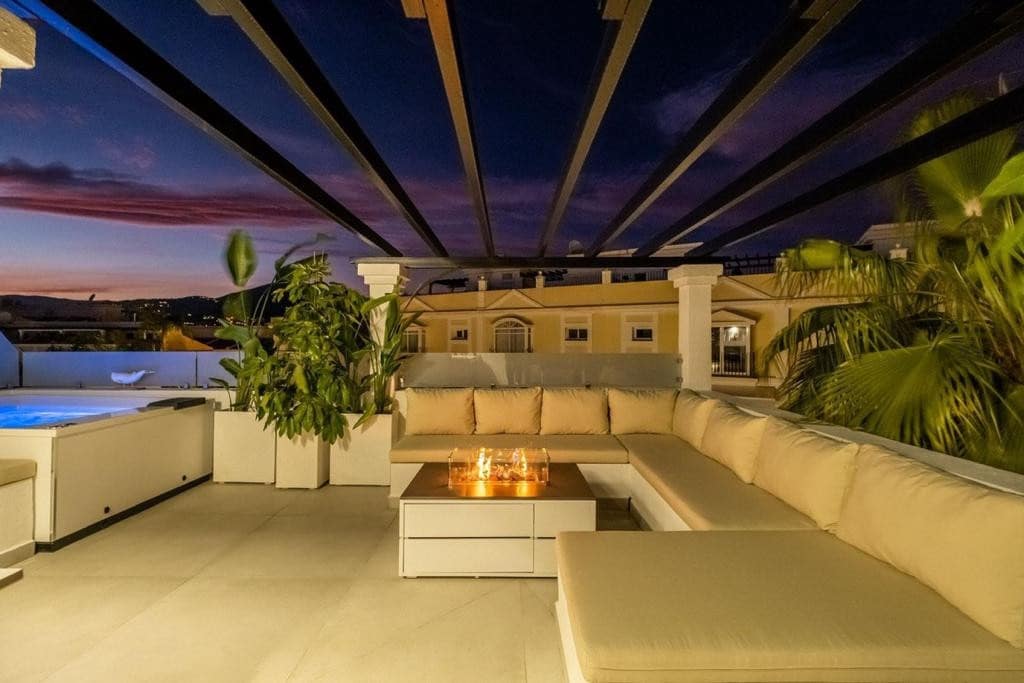 4 quarto Moradia para venda em Marbella com piscina garagem - 1 175 000 € (Ref: 10066596)
