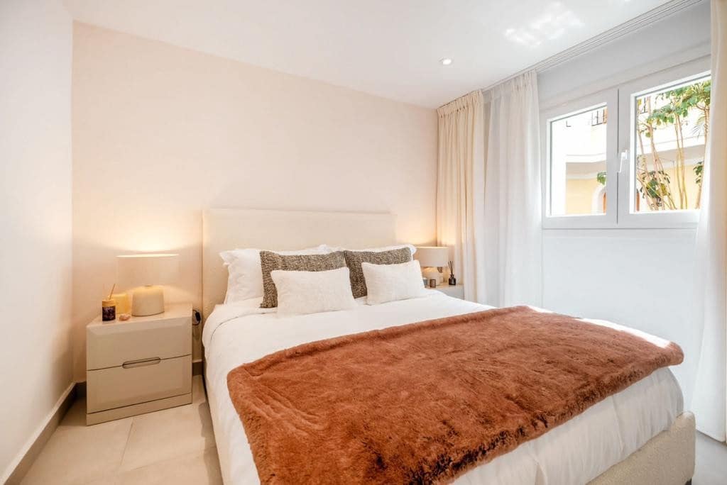 4 quarto Moradia para venda em Marbella com piscina garagem - 1 175 000 € (Ref: 10066596)