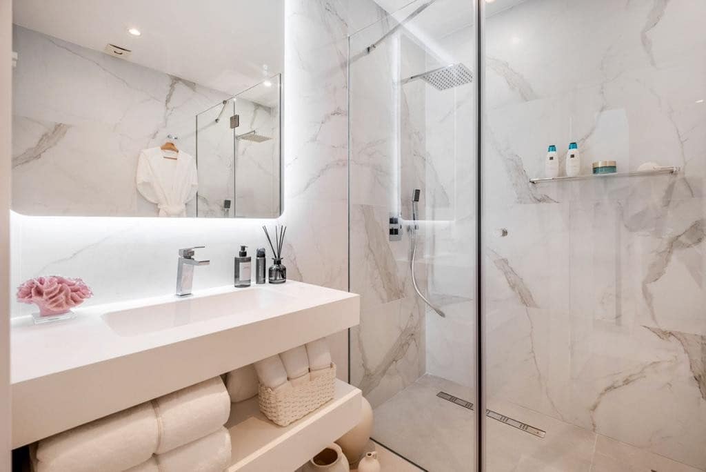 4 quarto Moradia para venda em Marbella com piscina garagem - 1 175 000 € (Ref: 10066596)