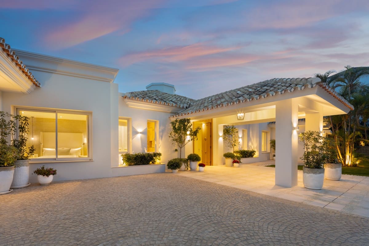 6 bedroom Villa for sale in Marbella with pool garage - € 16,500,000 (Ref: 10066599)
