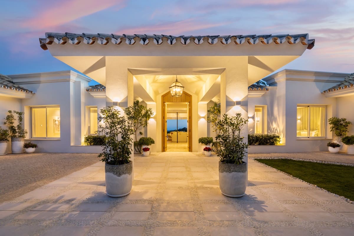 6 bedroom Villa for sale in Marbella with pool garage - € 16,500,000 (Ref: 10066599)