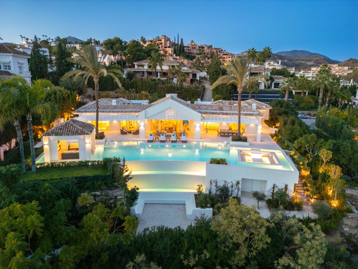 6 bedroom Villa for sale in Marbella with pool garage - € 16,500,000 (Ref: 10066599)