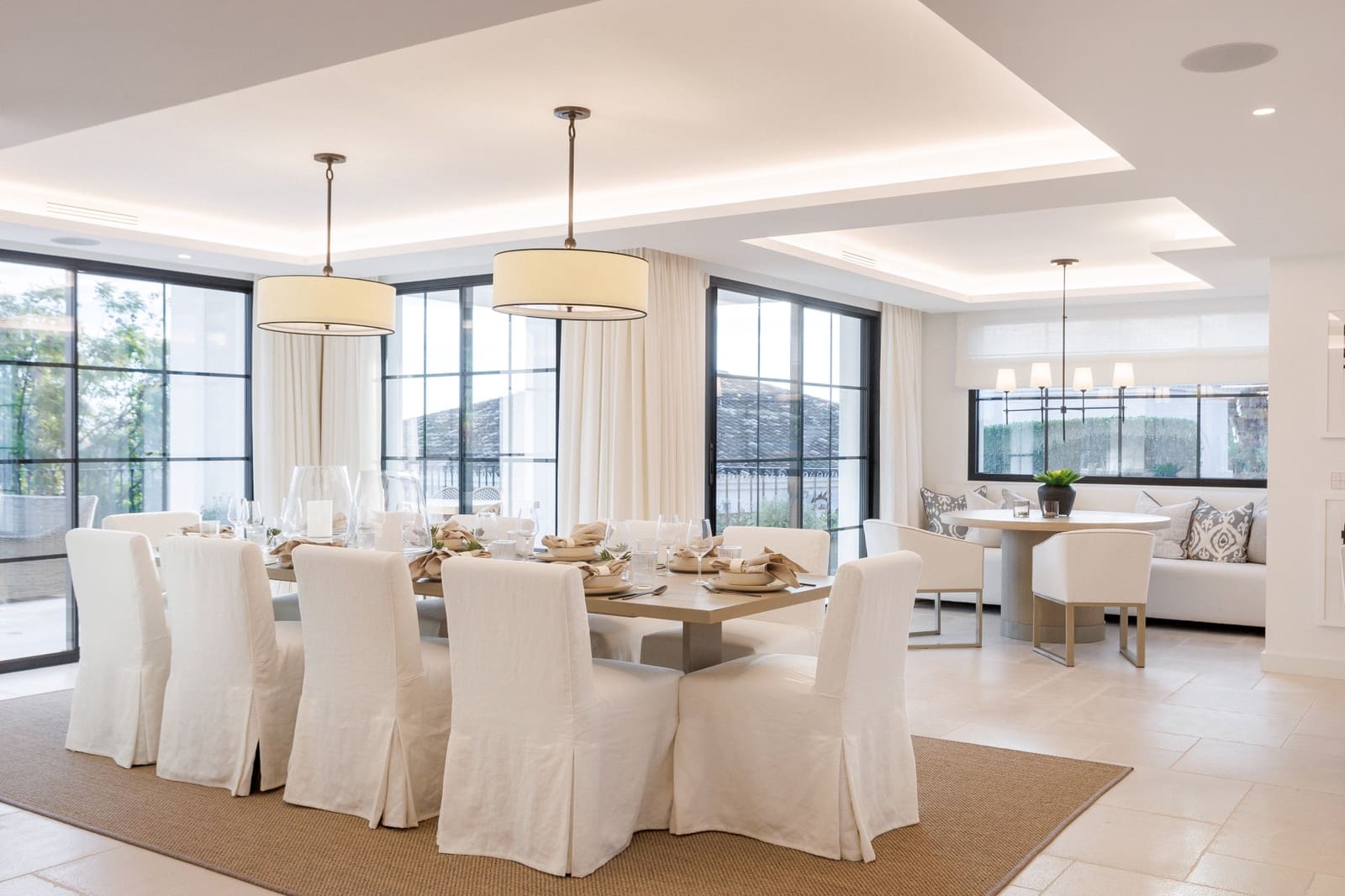 5 bedroom Villa for sale in Marbella with pool - € 5,495,000 (Ref: 10066603)