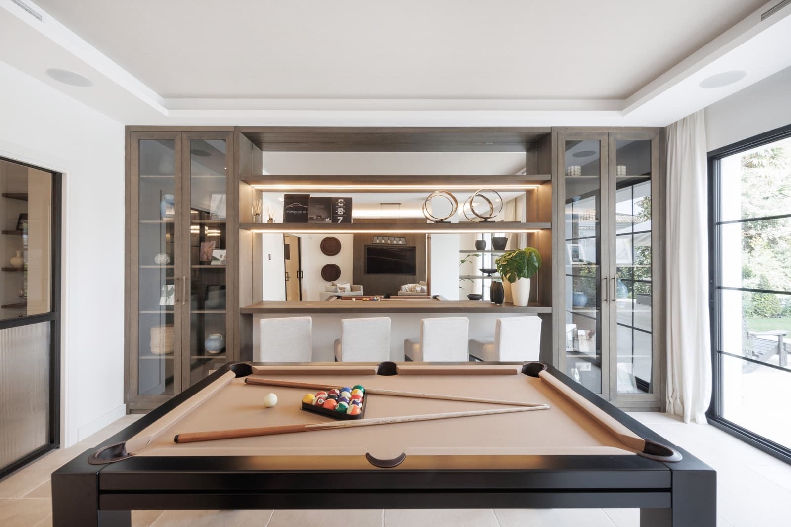 5 bedroom Villa for sale in Marbella with pool - € 5,495,000 (Ref: 10066603)